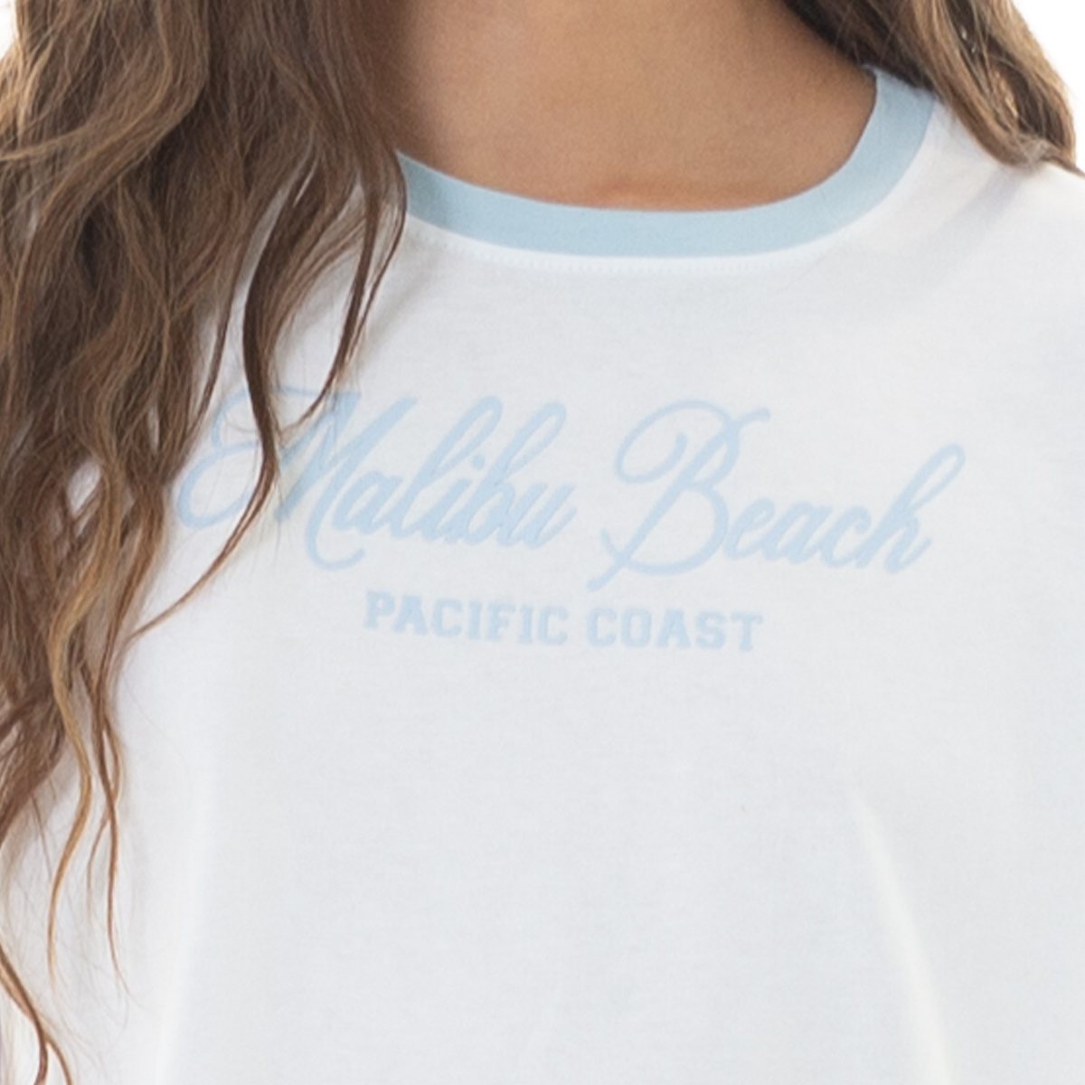 Camiseta crop para niñas en algodón “malibu beach” estampado