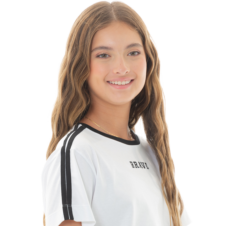 CAMISETA EN ALGODÓN CON TEXTO “BRAVE” ESTAMPADO PARA NIÑAS
