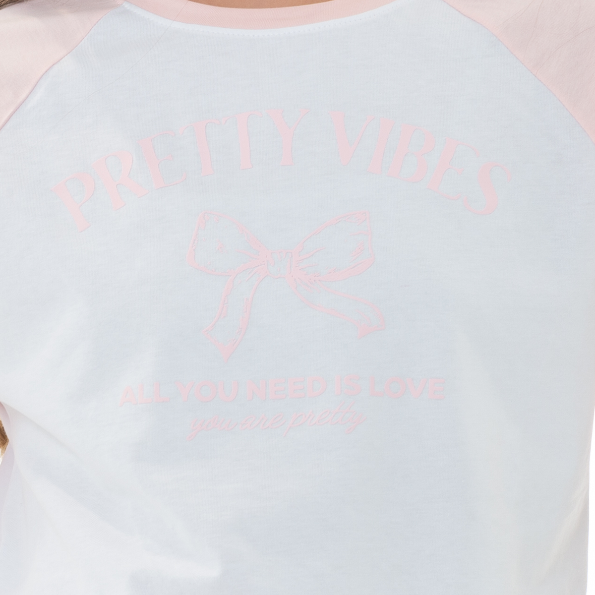 CAMISETA PARA NIÑAS CON DISEÑO ESTAMPADO - PRETTY VIBES