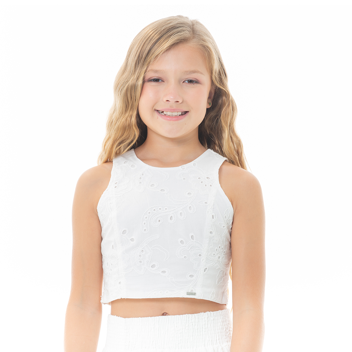CROP TOP PARA NIÑAS EN DISEÑO DE OJALILLO