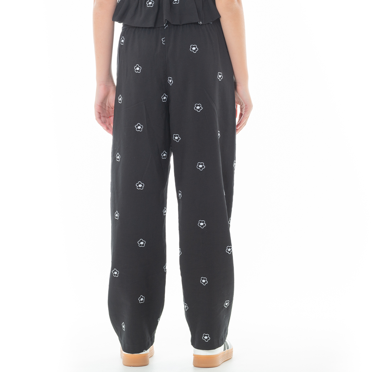 PANTALON PARA NIÑAS CON DISEÑO DE FLORES BORDADAS