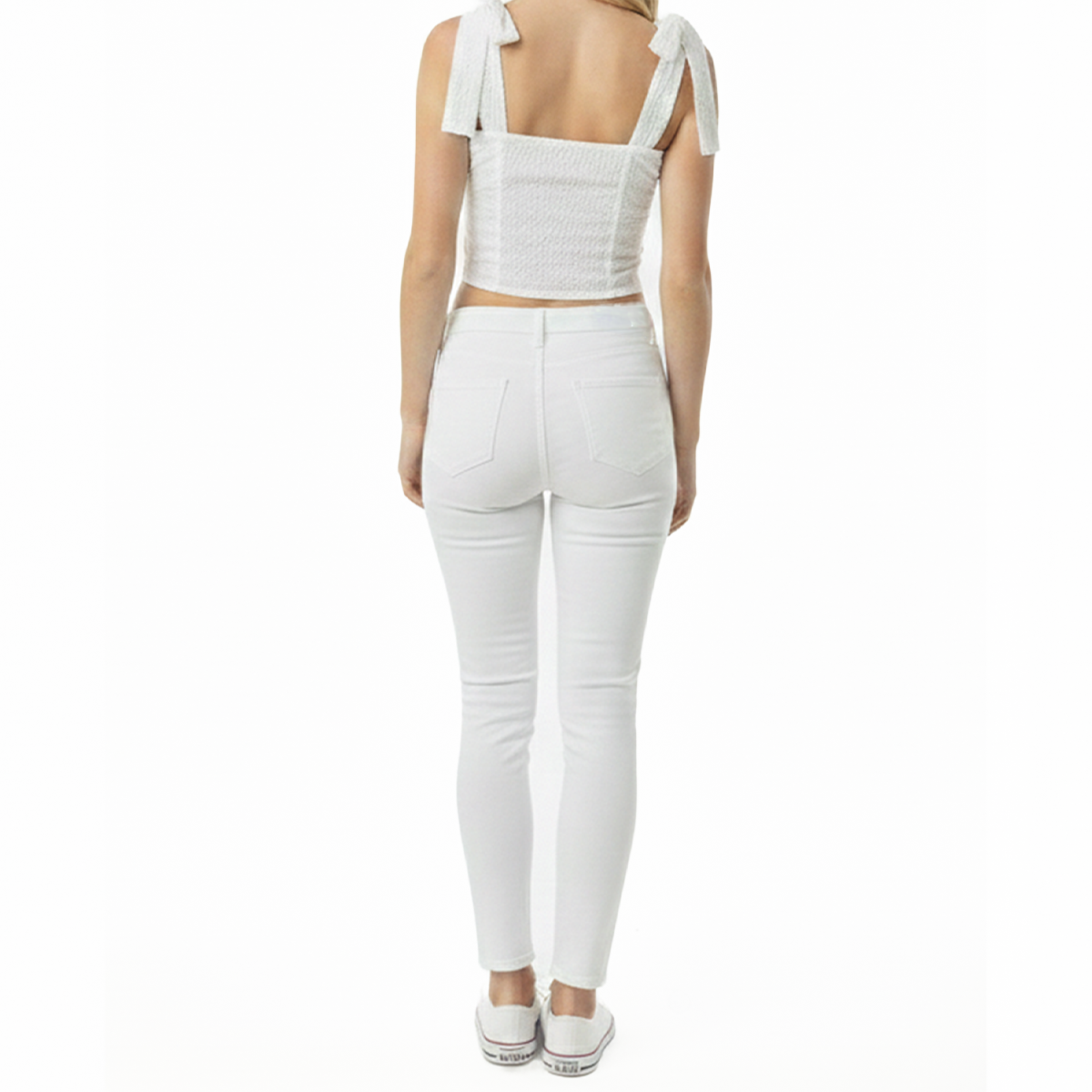 CROP TOP PARA NIÑAS CON DISEÑO EN OJALILLO COLOR BEIGE