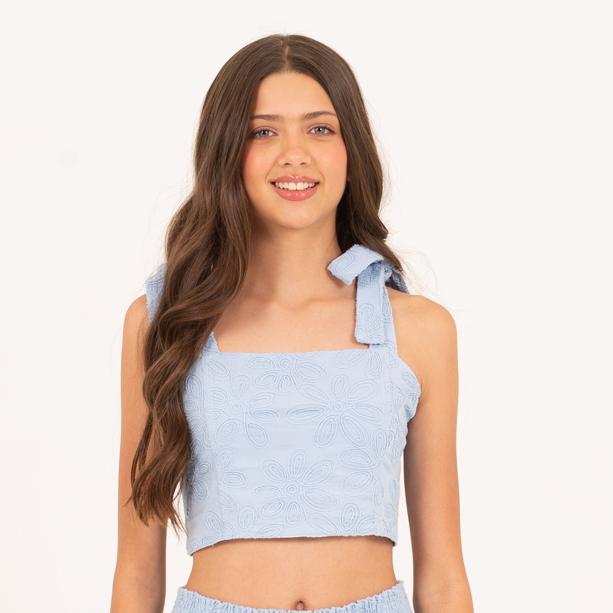 Crop top para niñas con diseño en ojalillo - Azul claro