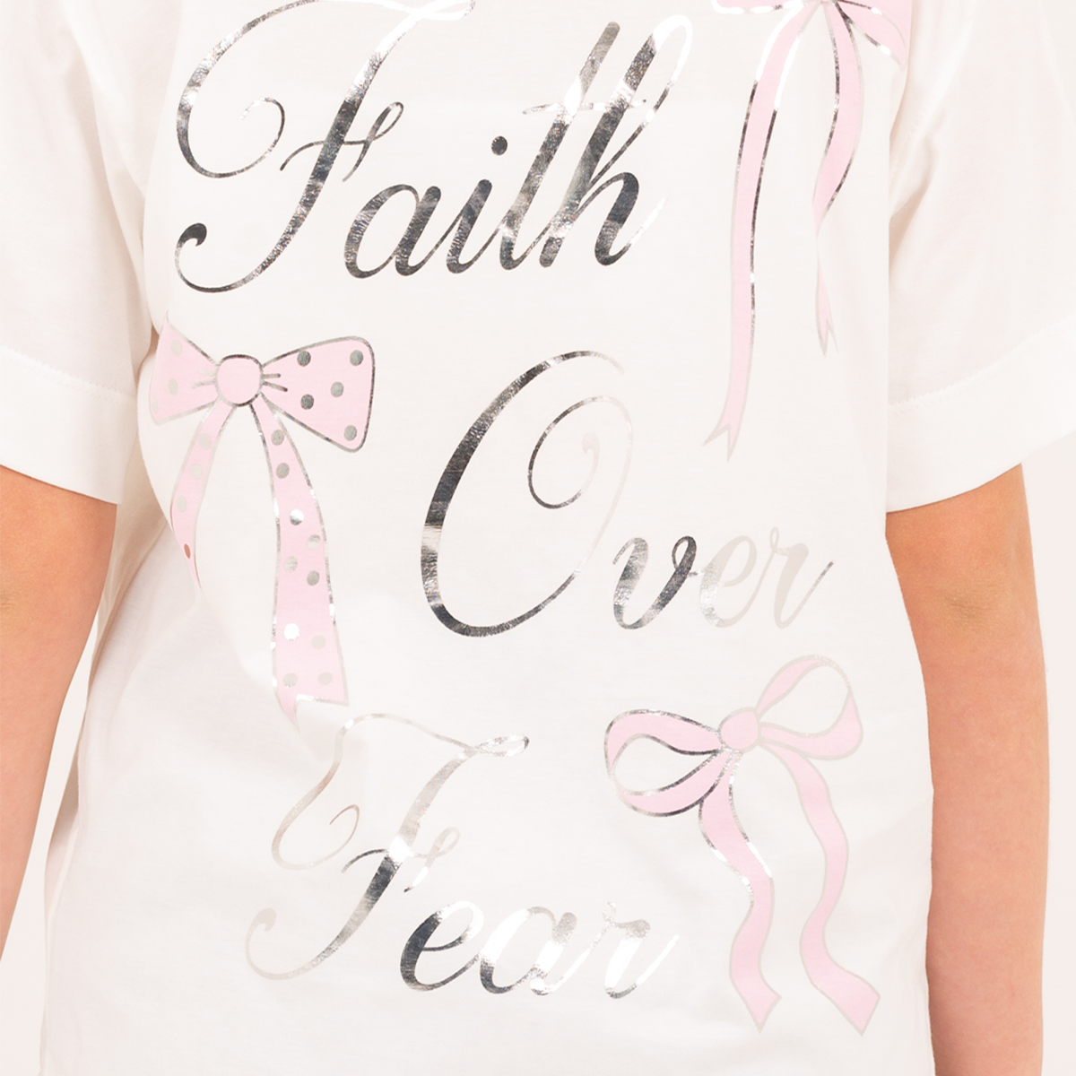 Camiseta para niñas con diseño estampado de moños