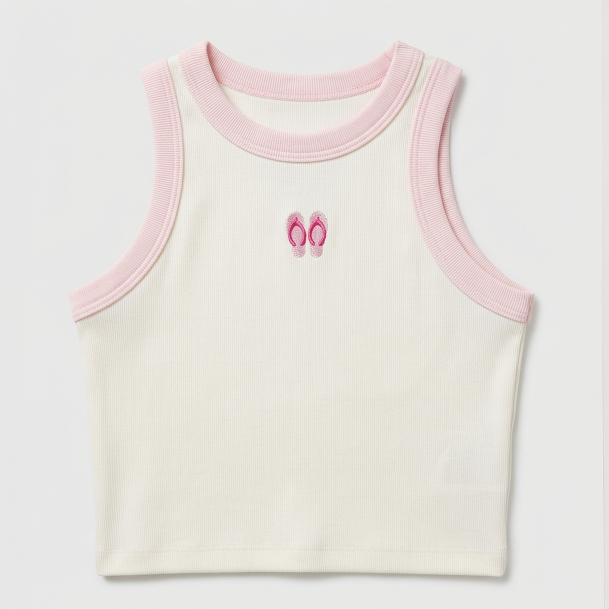 Crop top para niñas en rib con detalle de sandalias bordadas – Off white