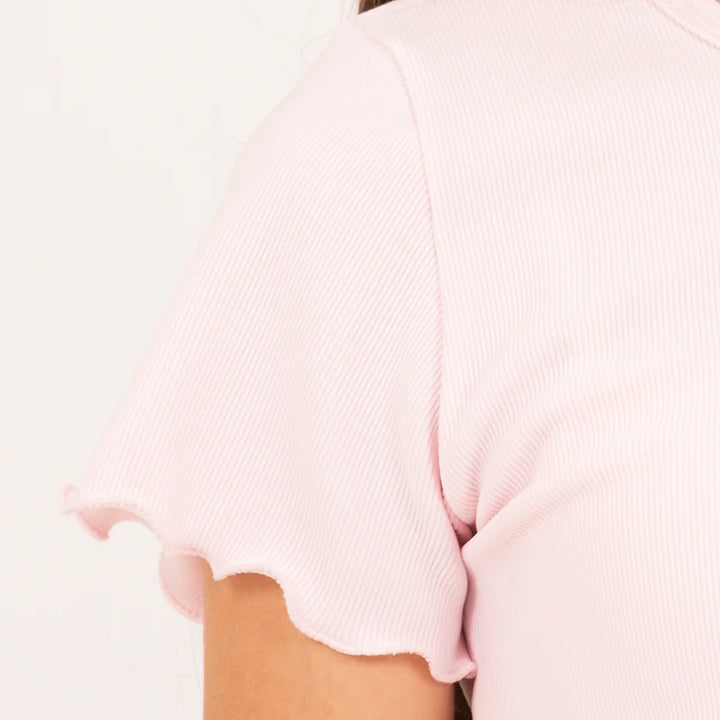 CAMISETA CROPPED EN RIB CON DETALLE BORDADO