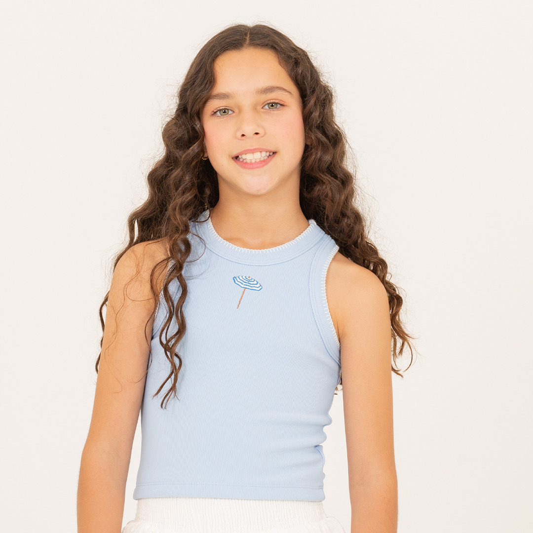 TOP ACANALADO PARA NIÑA CON BORDADO DE SOMBRILLA