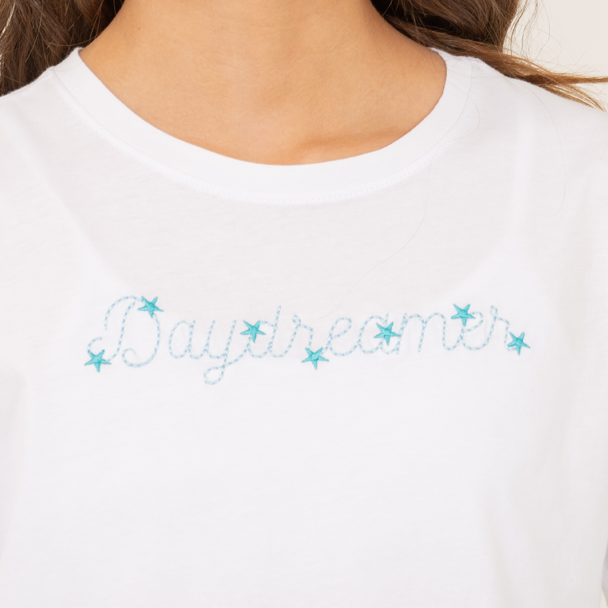 Camiseta para niñas con bordado "daydreamers"