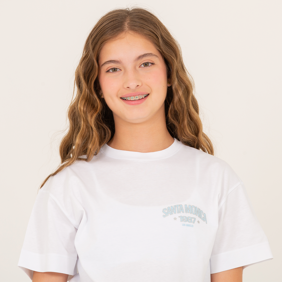Camiseta para niñas con diseño estampado santa monica- Blanco
