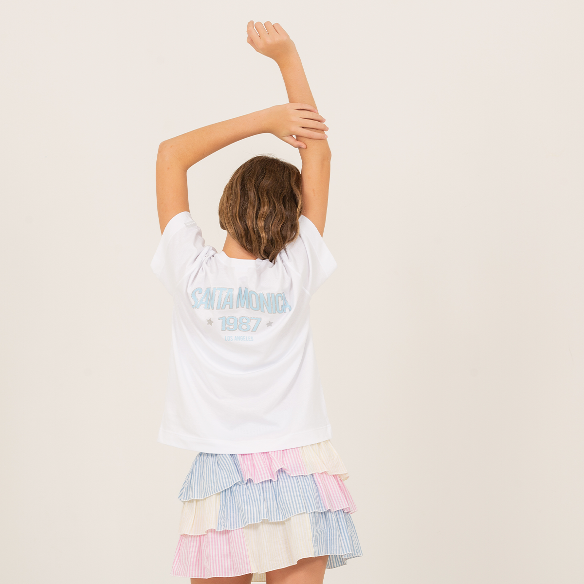 Camiseta para niñas con diseño estampado santa monica- Blanco