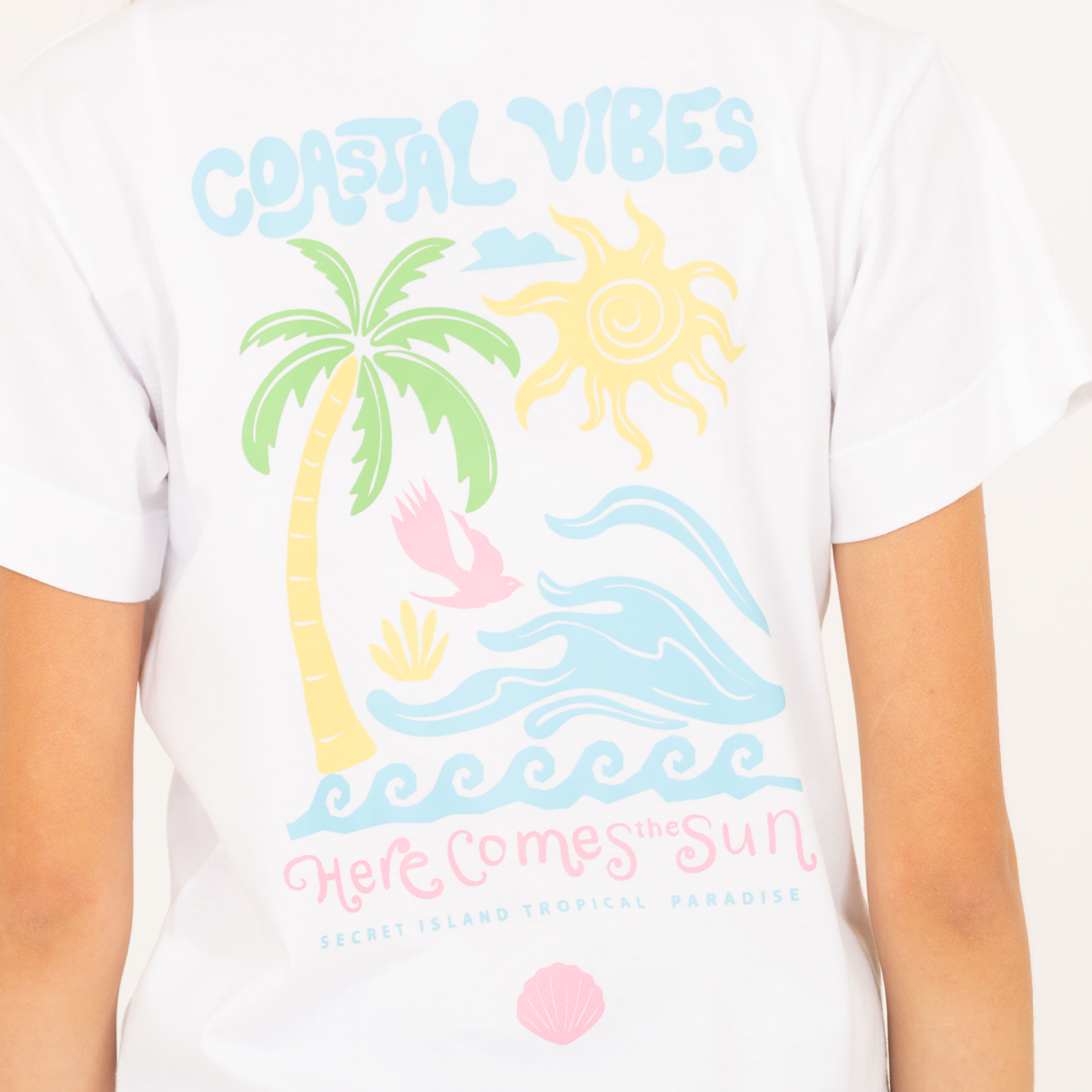 Camiseta para niñas con diseño estampado tropical