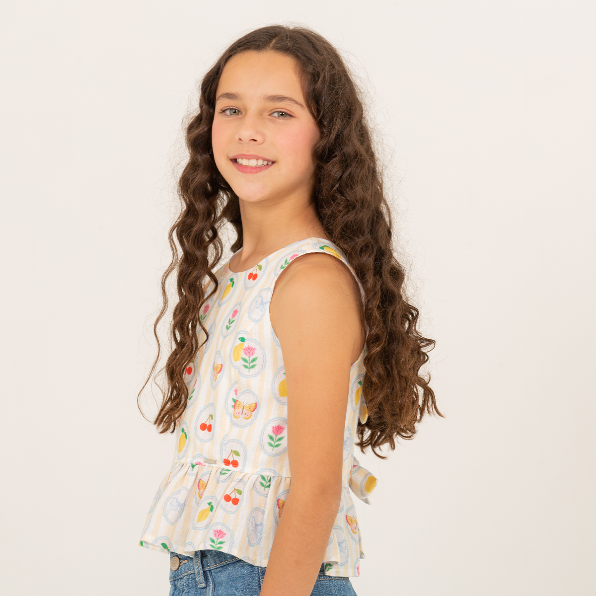 Crop top para niñas con diseños estampados