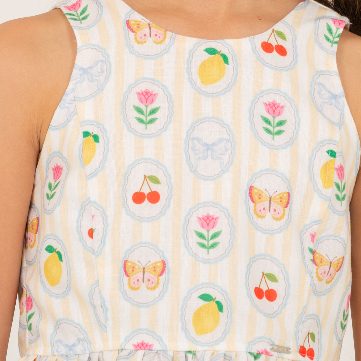 Crop top para niñas con diseños estampados