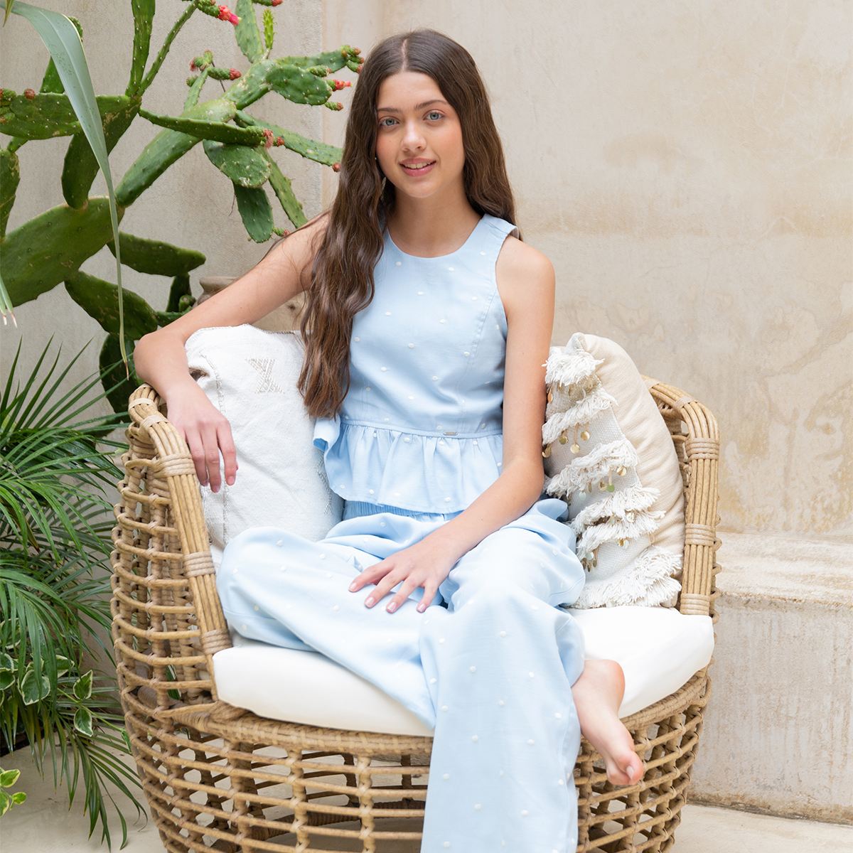 Crop top para niñas con lunares bordados - Azul cielo