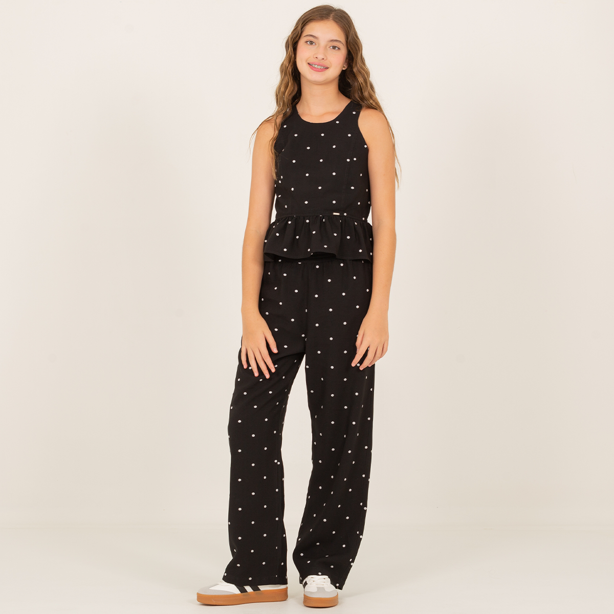 Crop top para niñas con detalles de lunares bordados - Negro