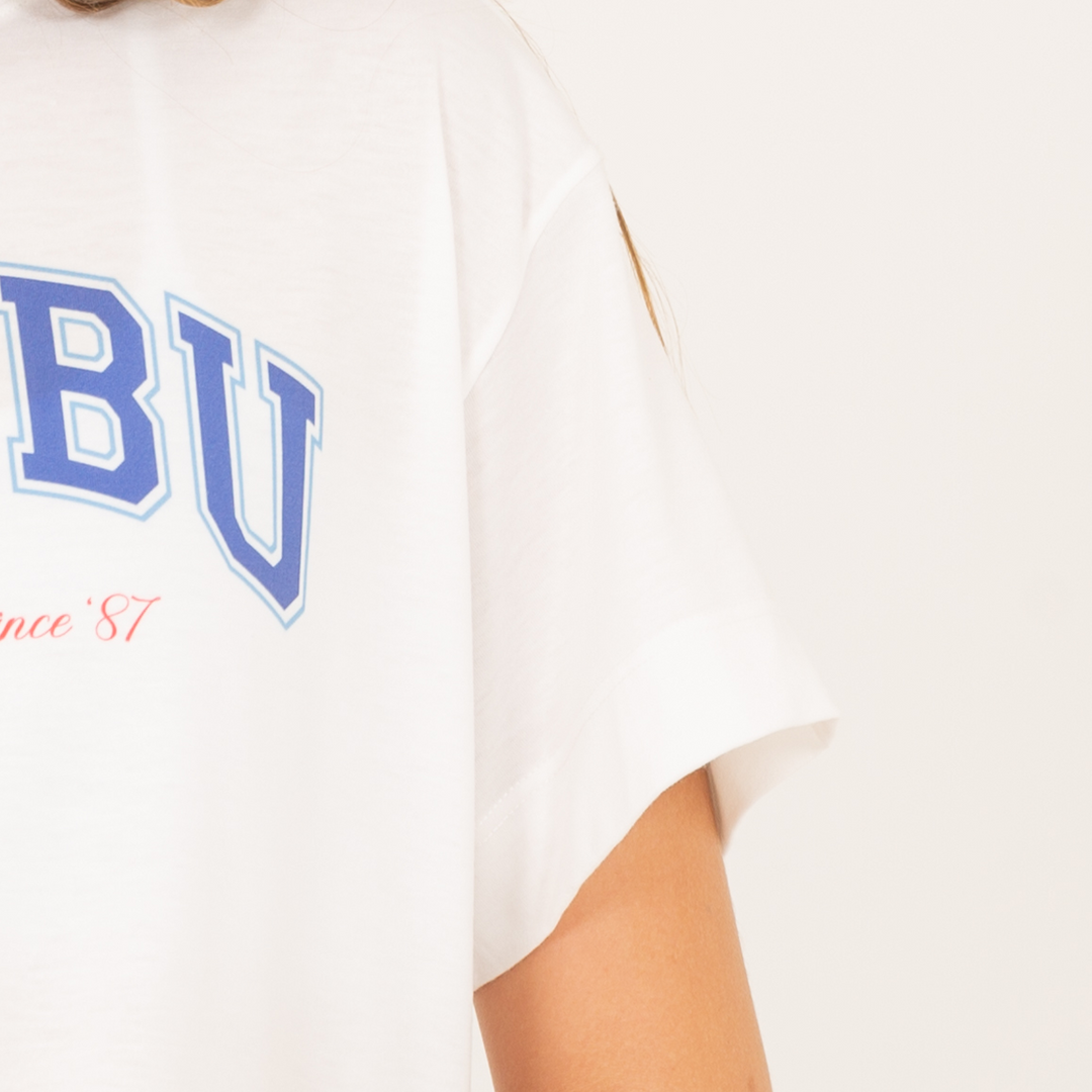 CAMISETA PARA NIÑAS ESTAMPADA MALIBU