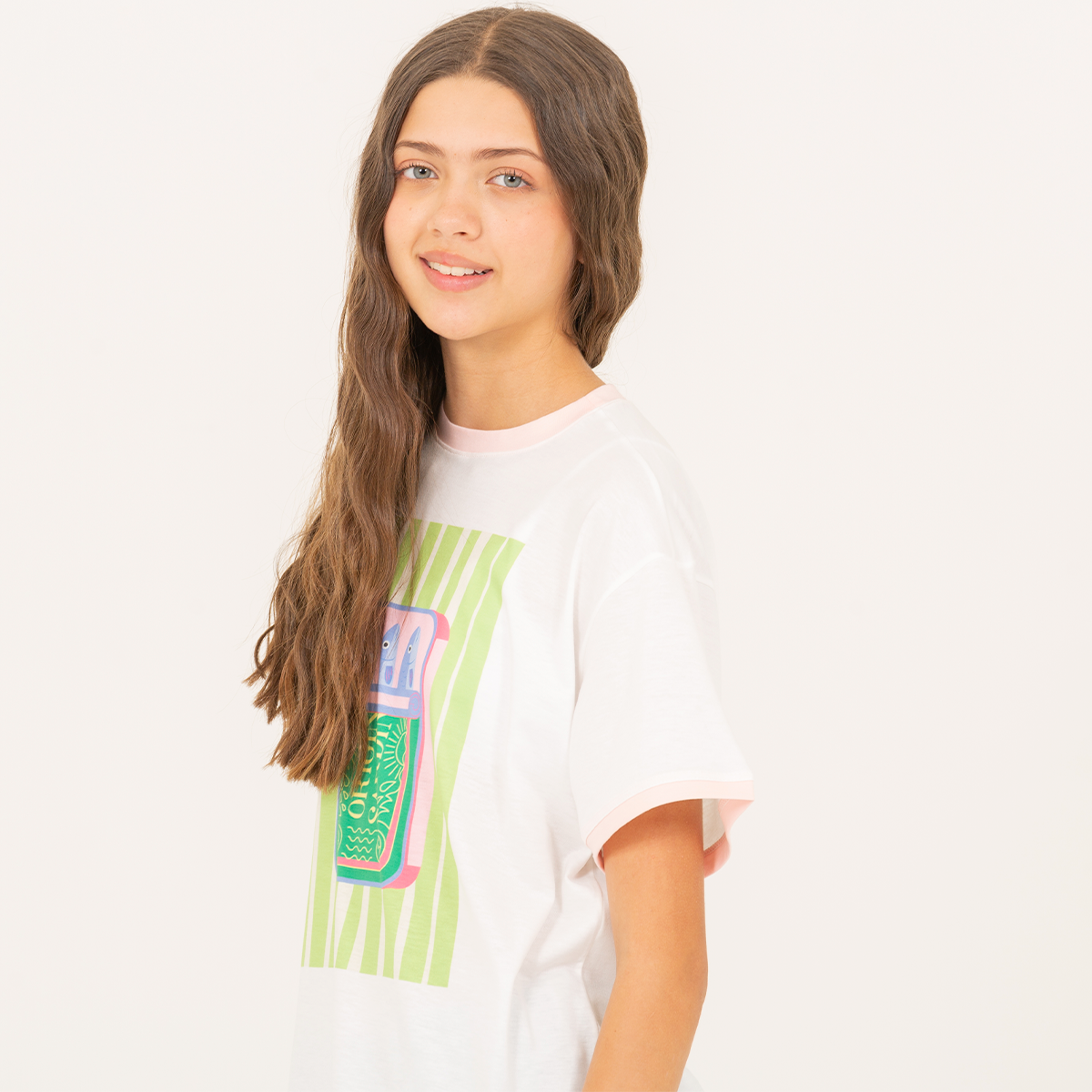 Camiseta para niñas con diseño estampado de sardinas