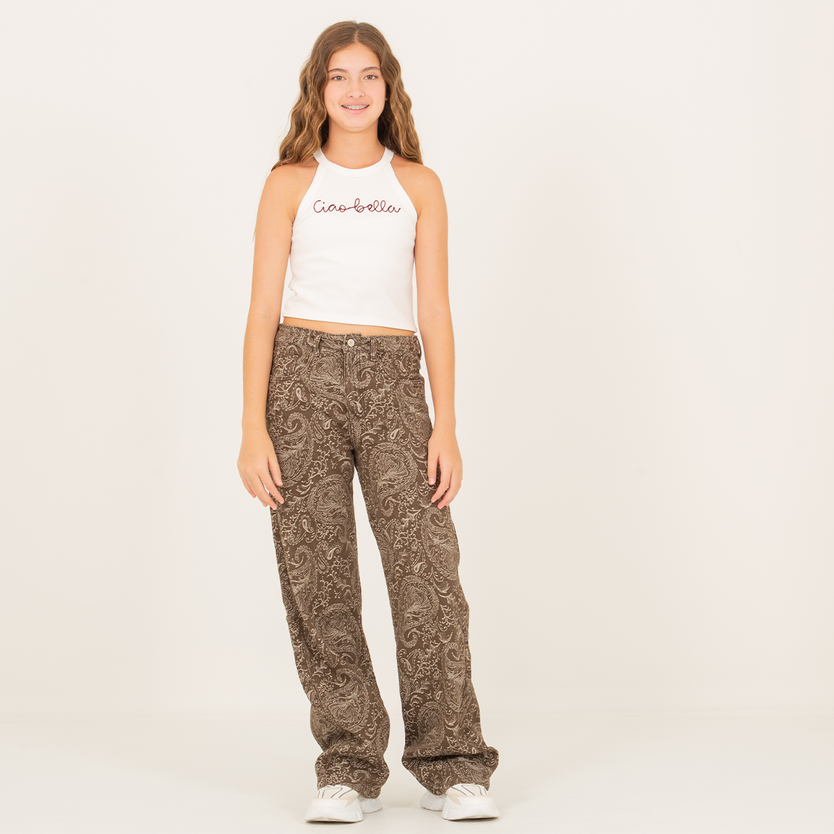 Crop top para niñas en rib con diseño bordado ciao bella