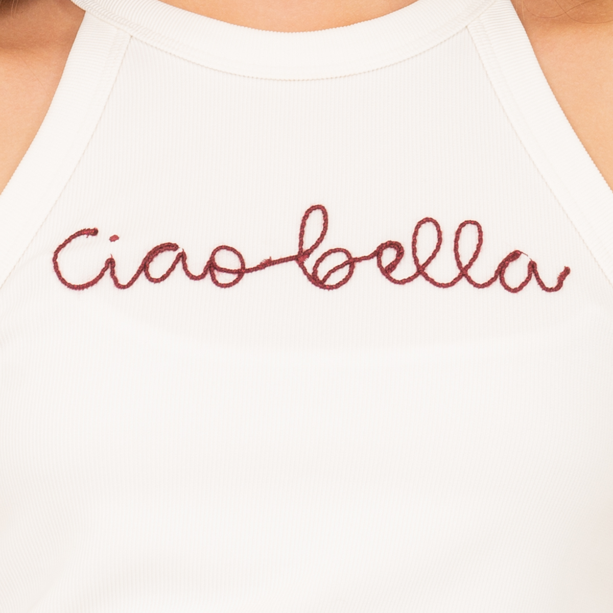 Crop top para niñas en rib con diseño bordado ciao bella