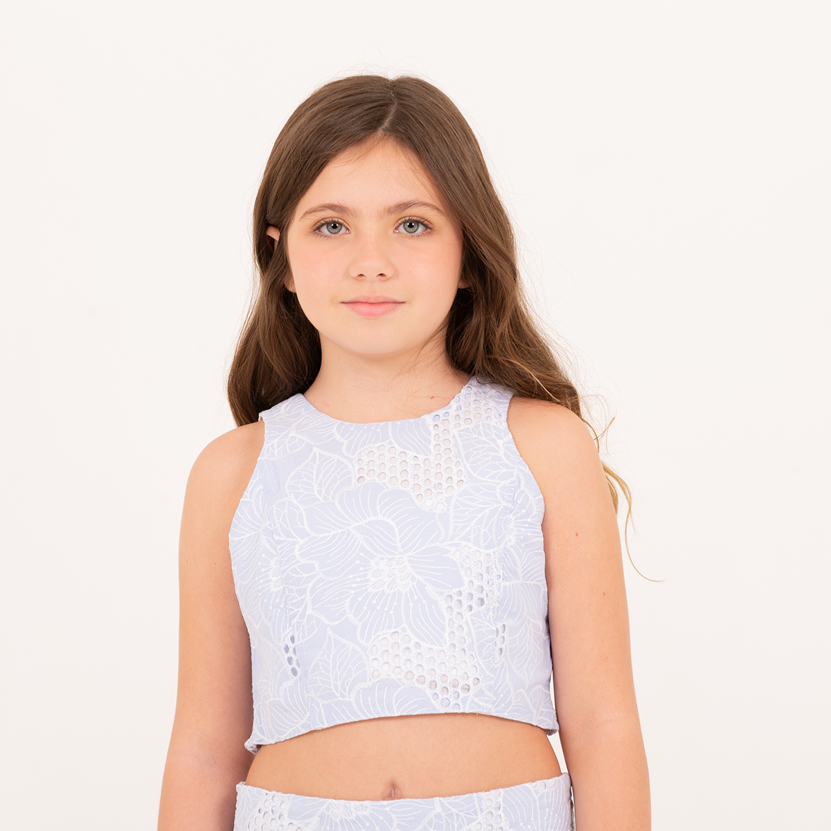 Crop top para niñas en ojalillo - Azul claro