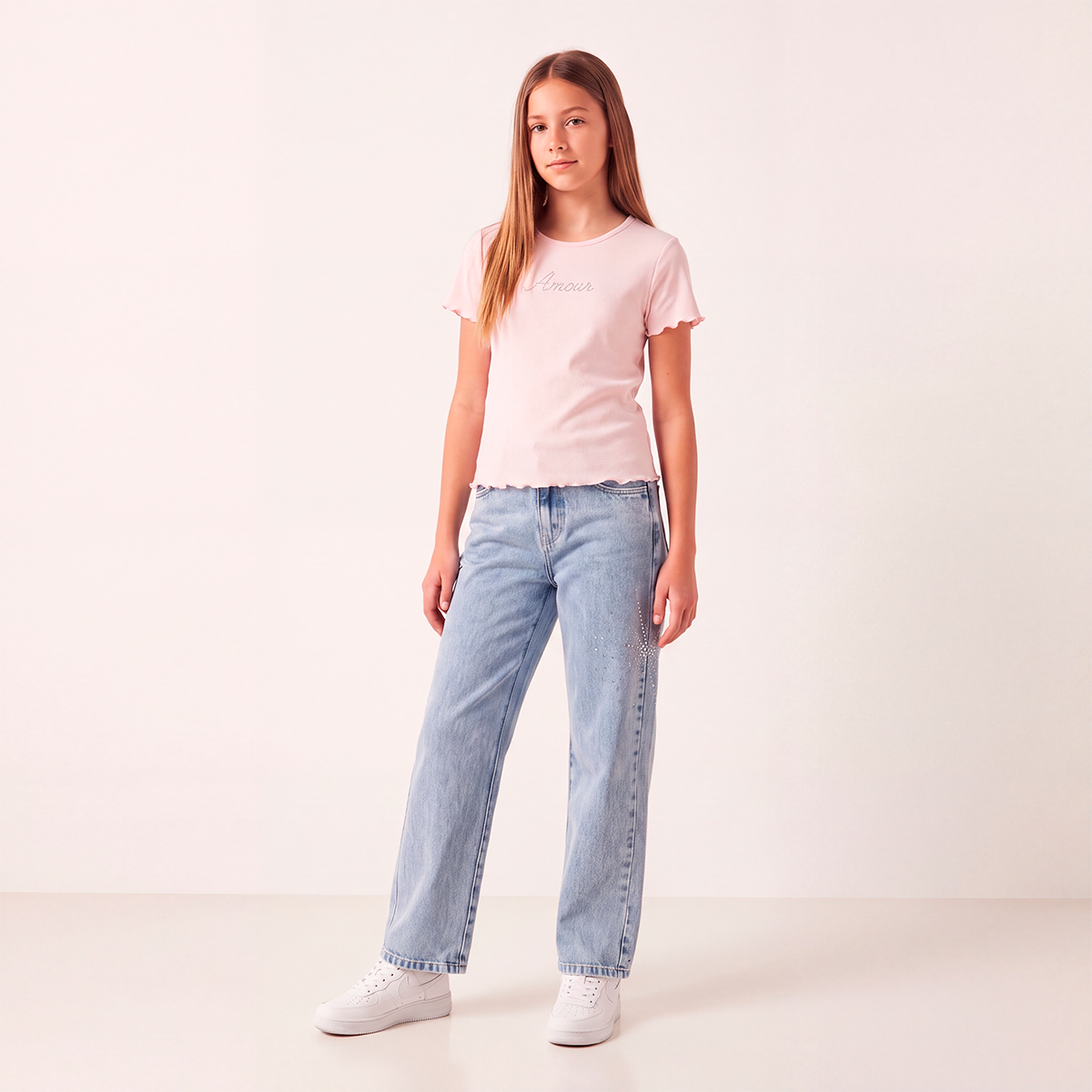 Camiseta para niñas en rib con diseño frontal Amour – Rosado claro