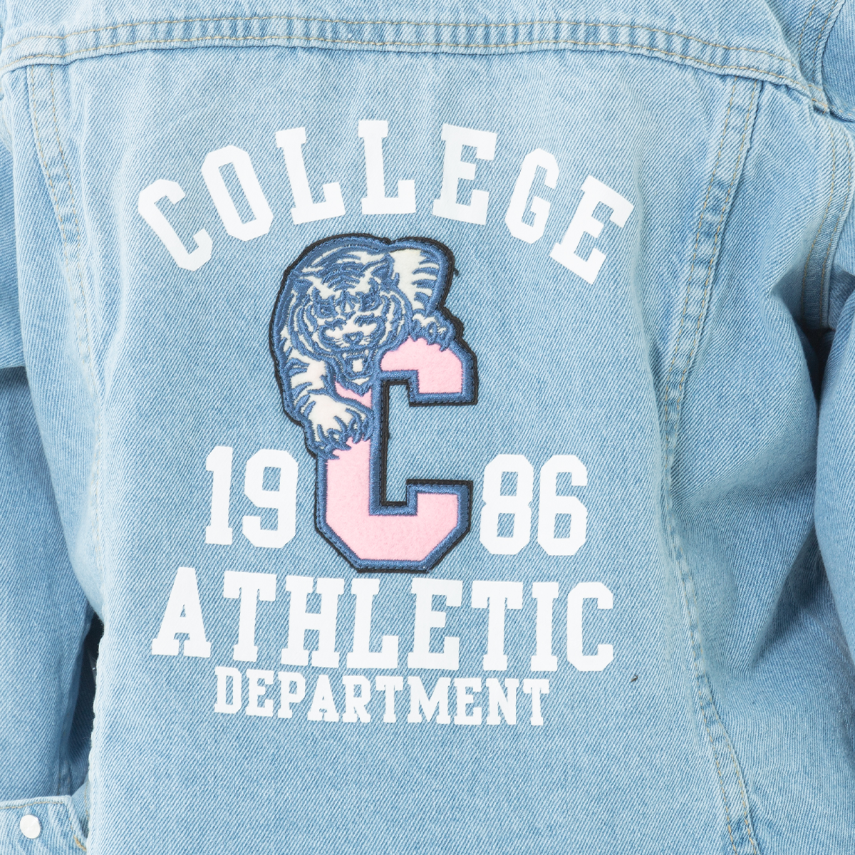 CHAQUETA PARA NIÑAS CON PARCHES ESTILO UNIVERSITARIO