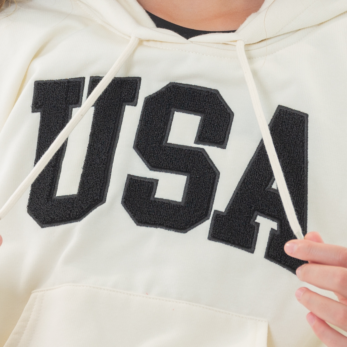 Hoodie para niñas con diseño de aplique afelpado usa - Off white