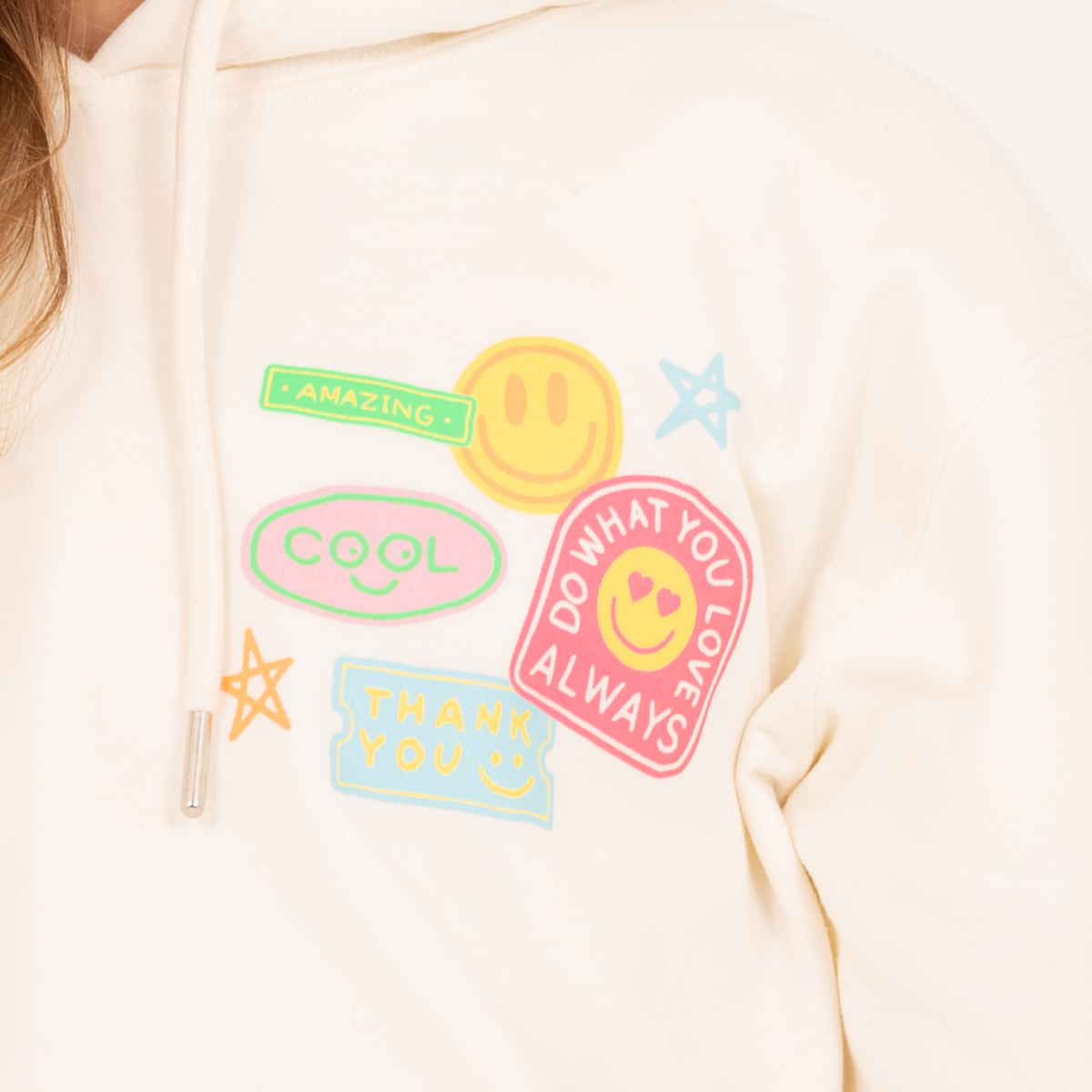 Hoodie para niñas con diseños graficos estampados – Off white