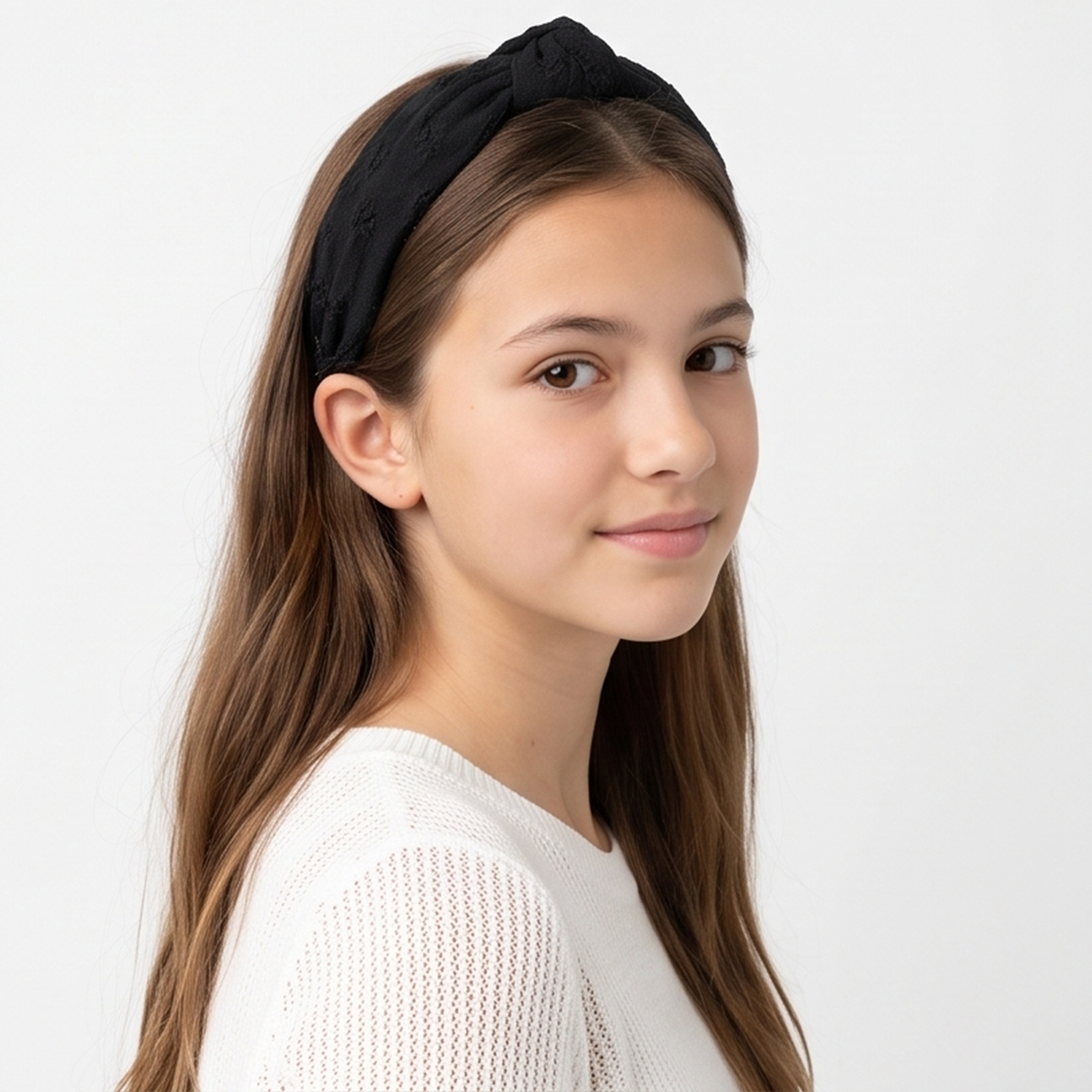 Diadema para niñas con diseño de ojalillo - Negra