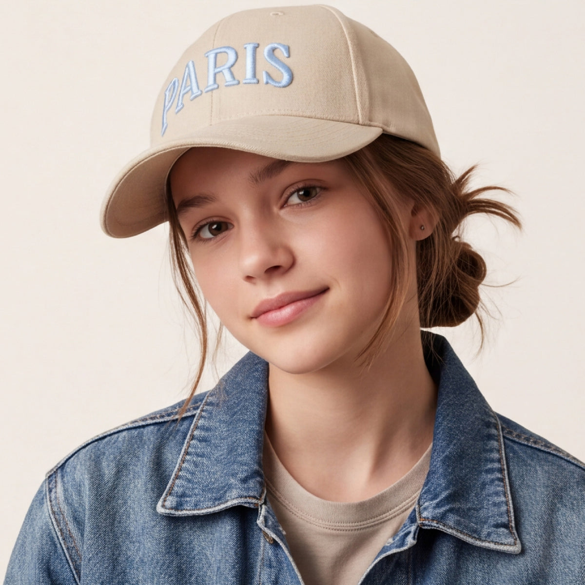 Gorra para niñas con bordado paris - Beige
