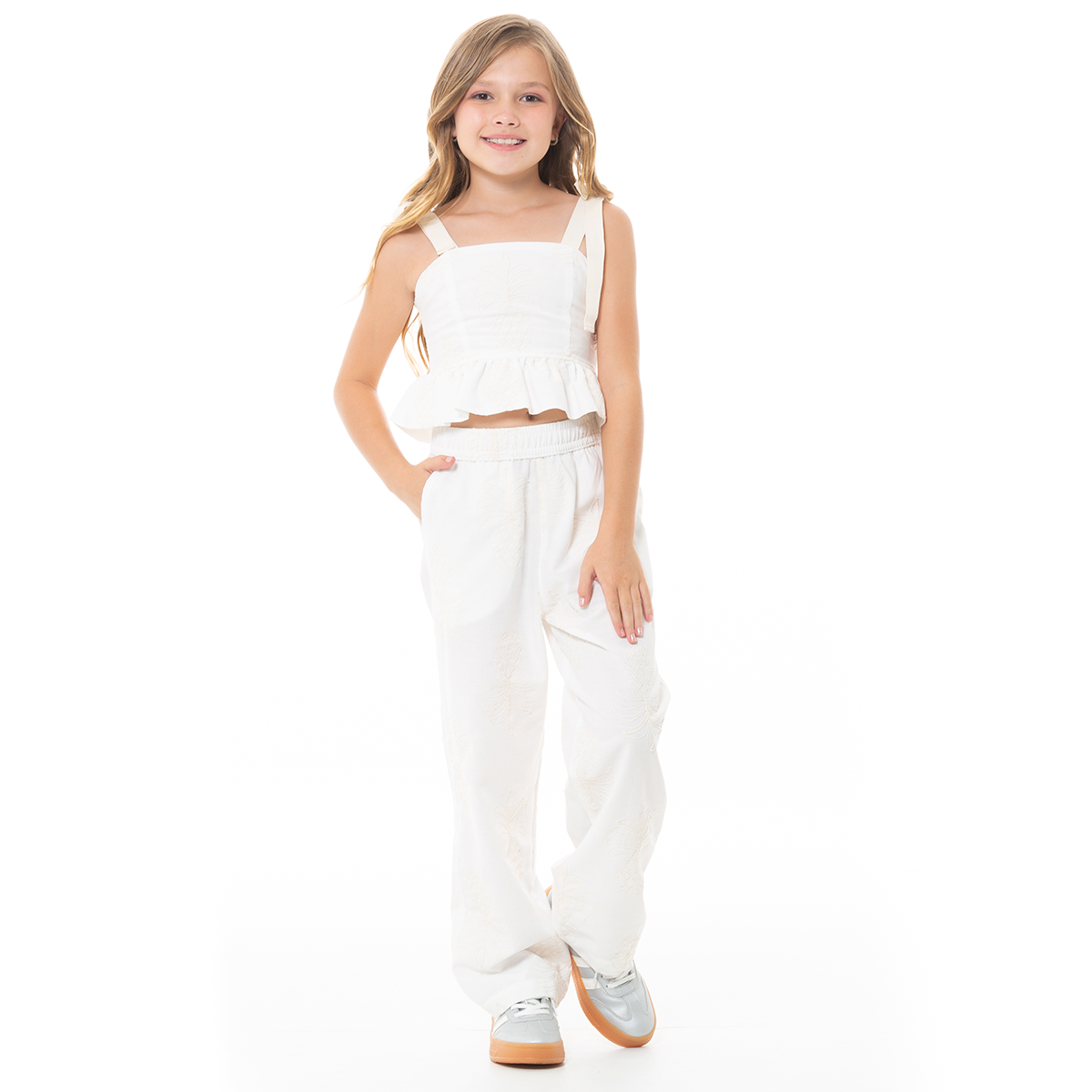 PANTALON PARA NIÑAS CON BORDADOS DE PIÑAS