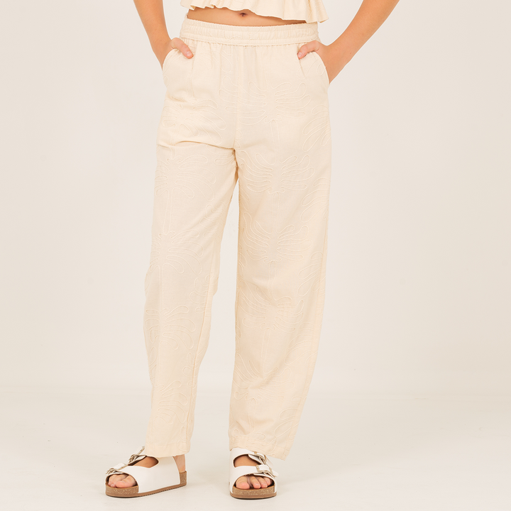 PANTALON PARA NIÑAS CON DISEÑO BORDADO