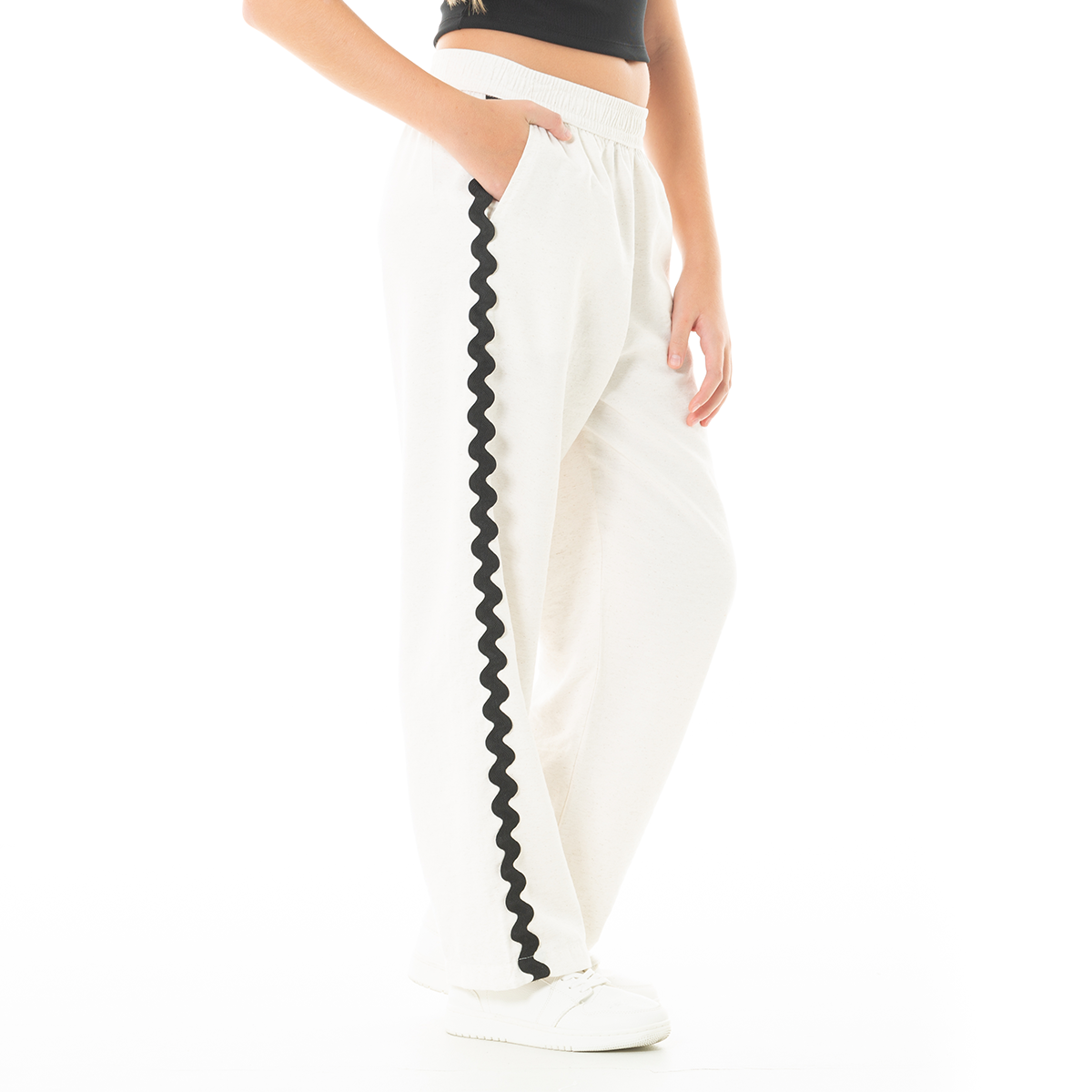 Pantalon para niñas con detalles en contraste