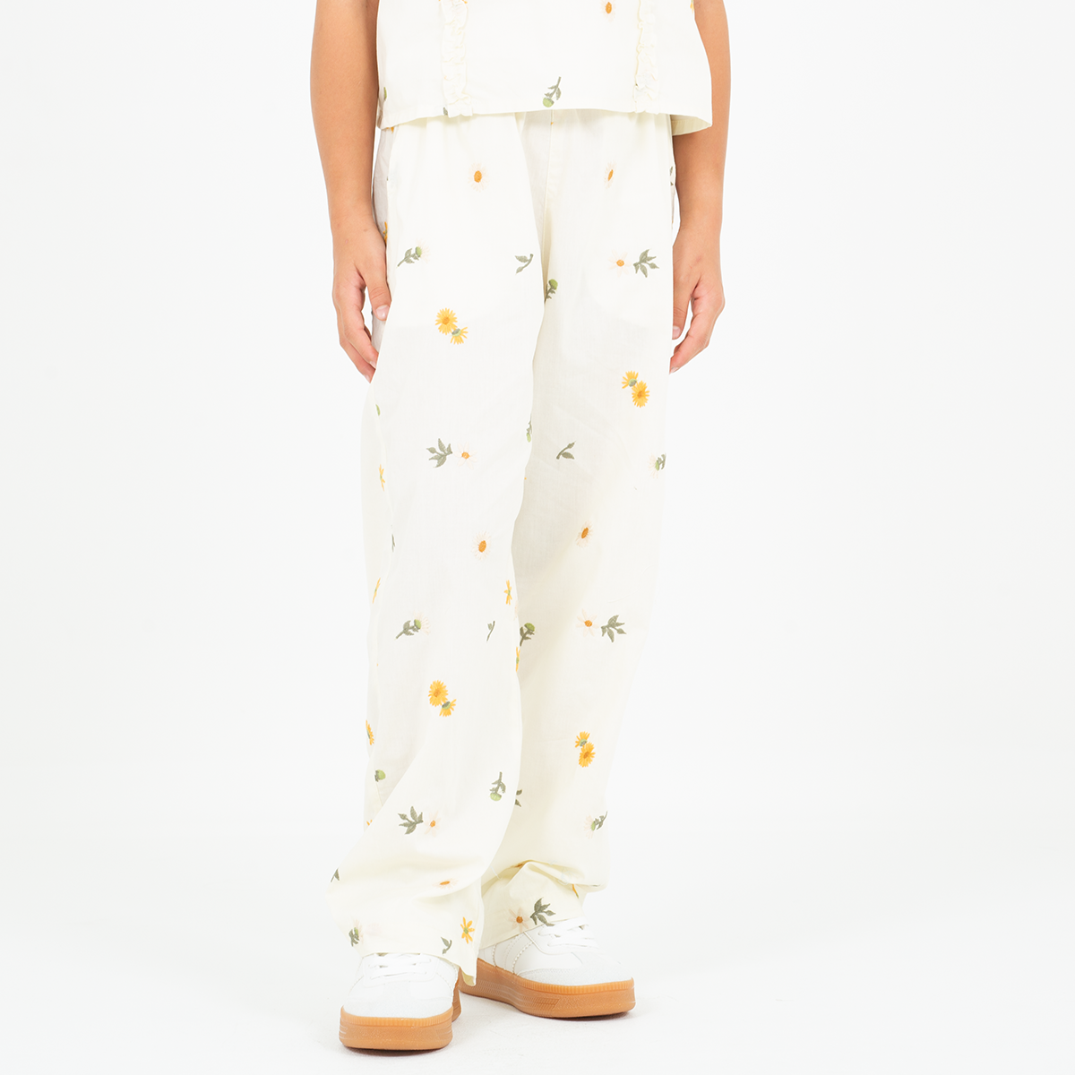Pantalon para niñas con diseños bordados