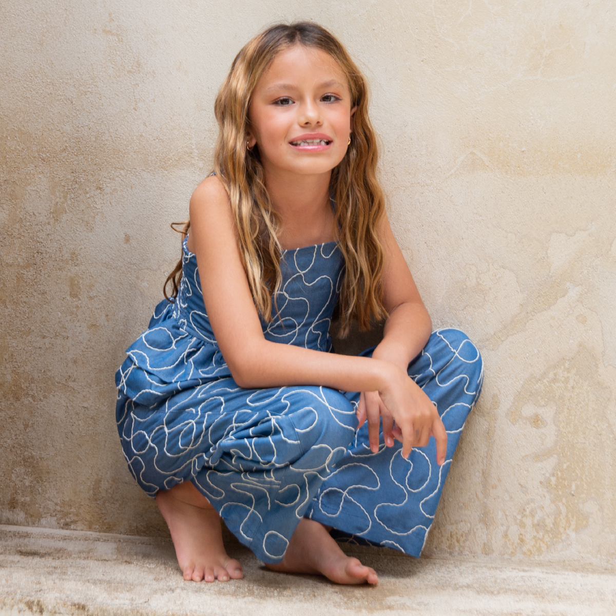 Pantalón para niñas con bordado all over - Azul