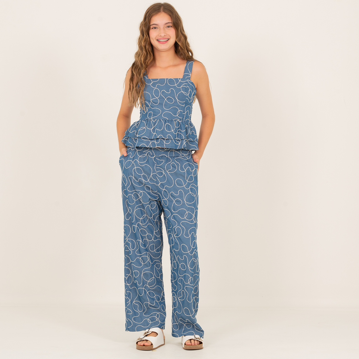 Pantalón para niñas con bordado all over - Azul