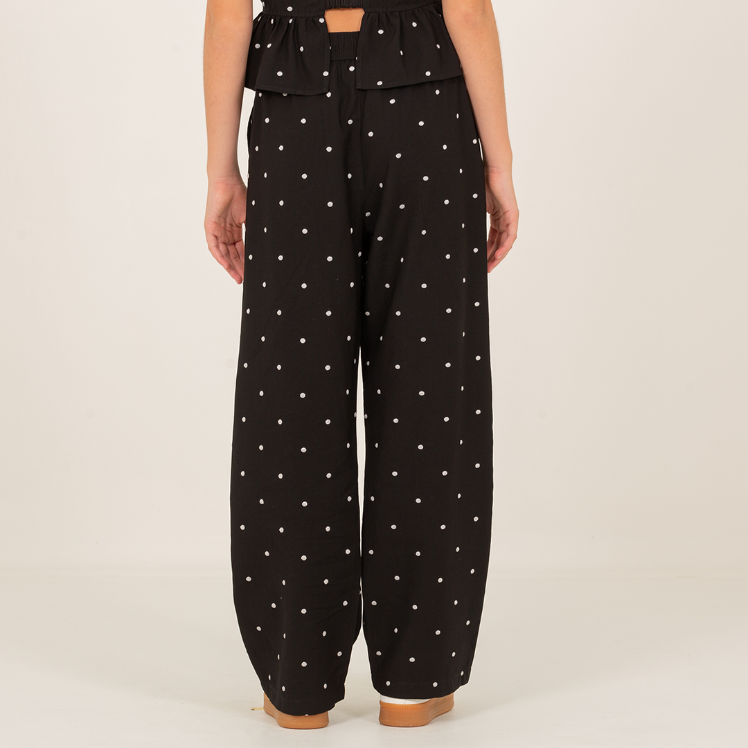 PANTALÓN NEGRO PARA NIÑAS CON DETALLES BORDADOS