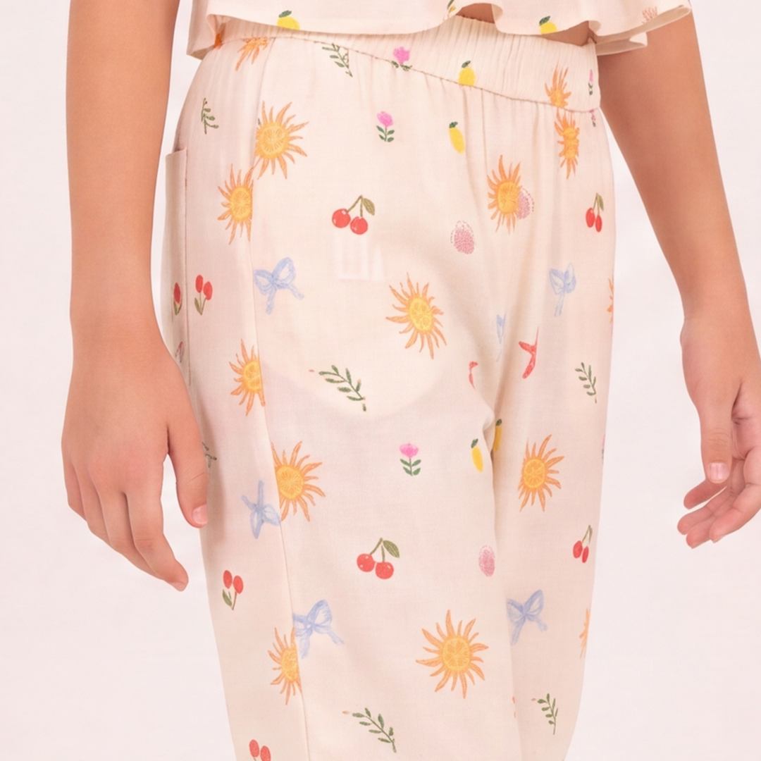 Pantalon para niñas con detalles estampados