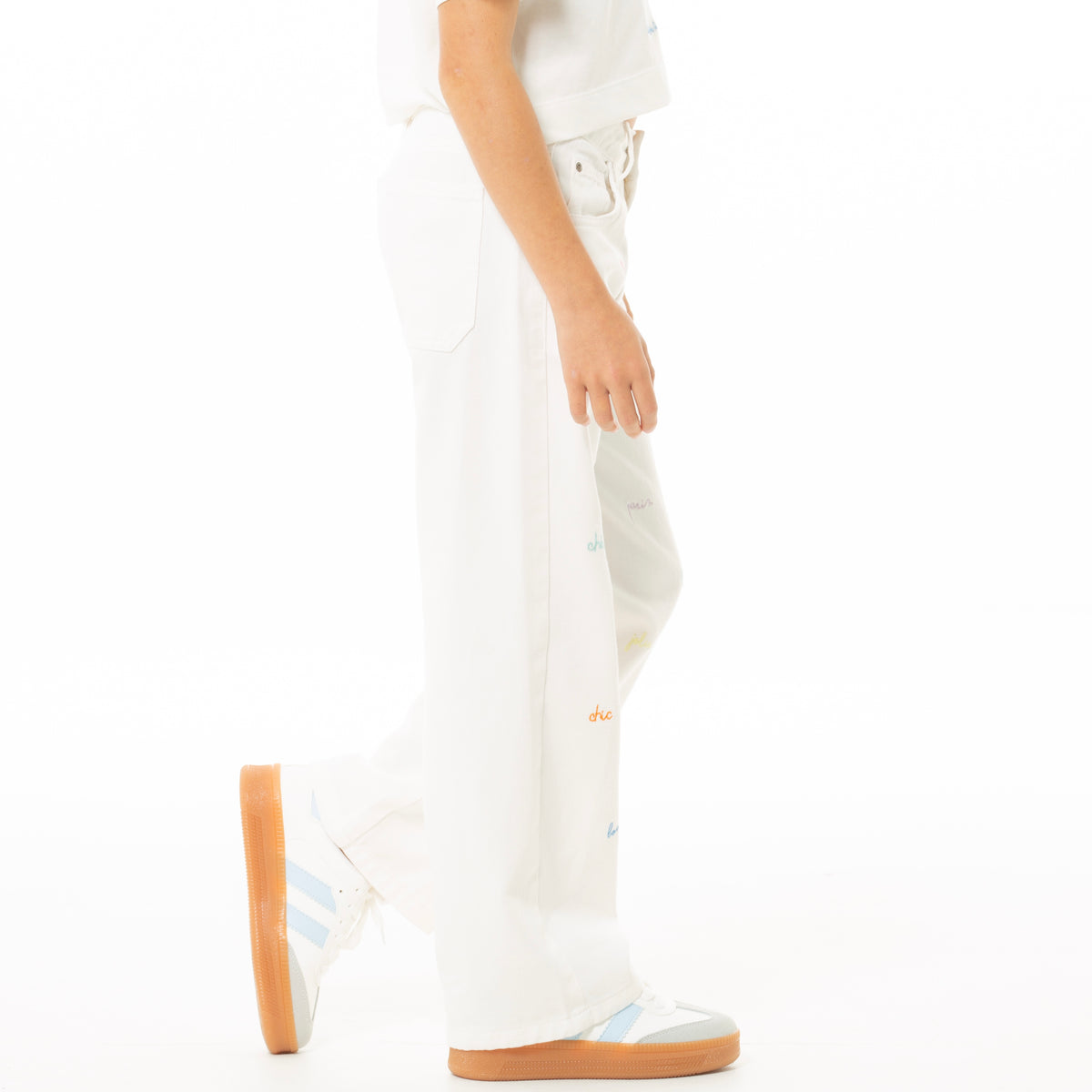 JEAN PARA NIÑAS CON DISEÑOS BORDADOS BOTA RECTA