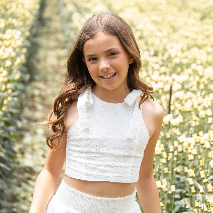 CROP TOP PARA NIÑAS CON DISEÑO EN OJALILLO
