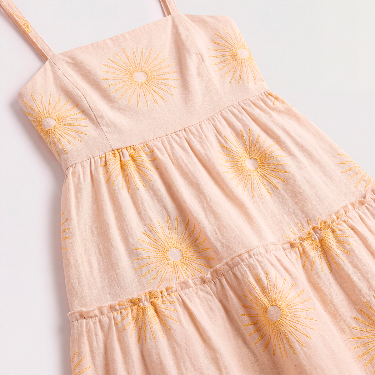 Vestido para niñas maxi bordado tono a tono – Amarillo