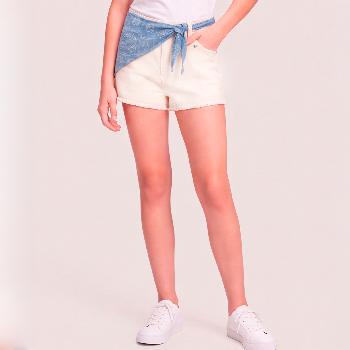 Short para niñas con pañuelo de diseños estampados - Beige
