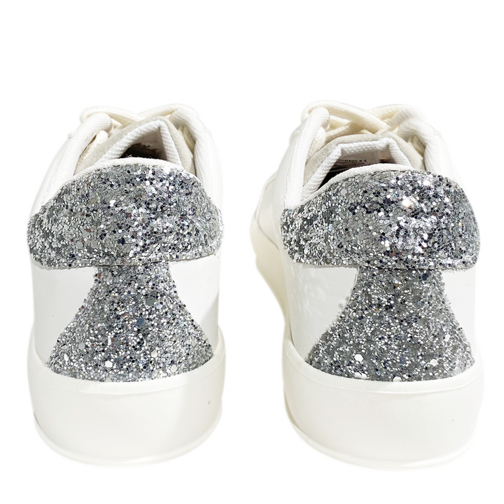 Tenis blancos para niñas con detalle plateado